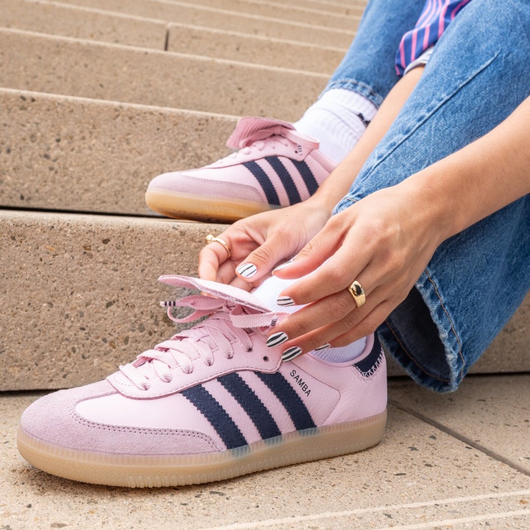 snapins-ai_3680347264343938542 Footlocker pink Adidas